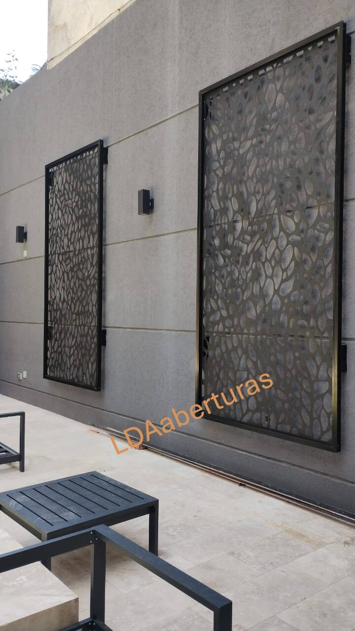 Cerramiento decorativo en exterior